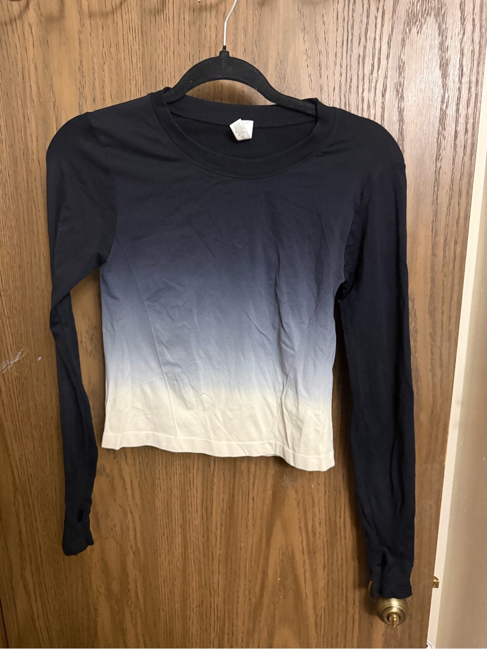Long-Sleeve Ombre Crewneck Top - black to White Equestrian